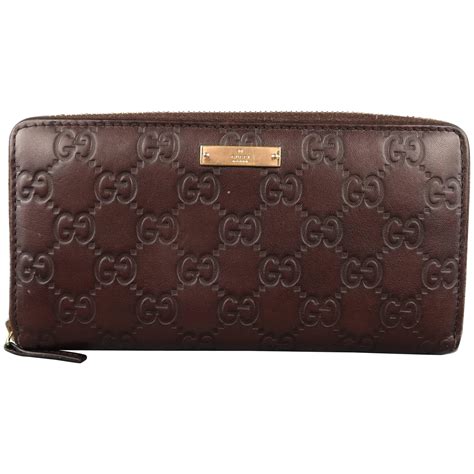 gucci pocket book
